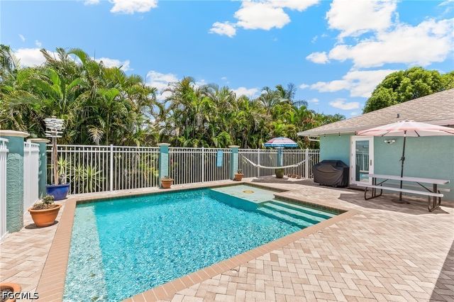 17593 Moorfield DR, Fort Myers, FL 33908