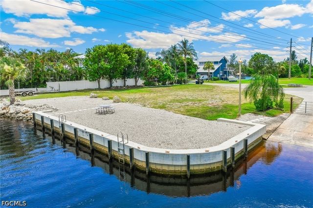 17593 Moorfield DR, Fort Myers, FL 33908