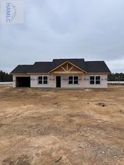 104 Mangrove Court, Jesup, GA 31546