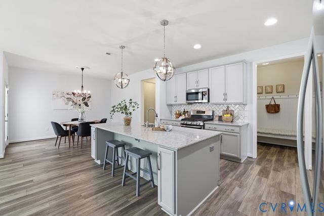 6618 Southwalk Hts, Moseley, VA 23120