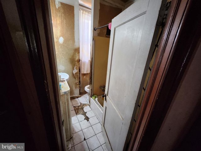 5047 N 8TH ST, Philadelphia, PA 19120