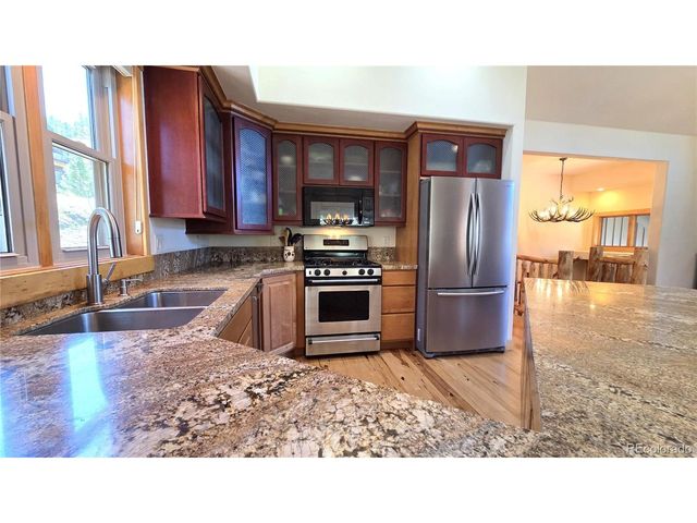 419 Kestrel Ln, Silverthorne, CO 80498