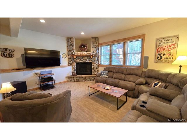 419 Kestrel Ln, Silverthorne, CO 80498