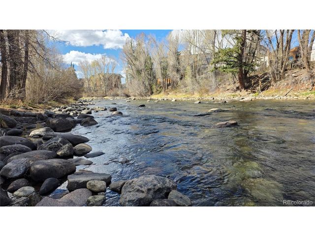 419 Kestrel Ln, Silverthorne, CO 80498