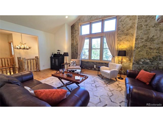 419 Kestrel Ln, Silverthorne, CO 80498