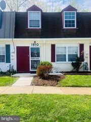 1910 VILLAGE GREEN DR #F-163, Landover, MD 20785