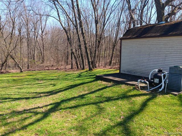 15133 Eddy Lake Road, Fenton, MI 48430