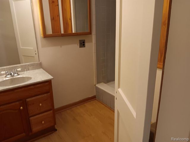 15133 Eddy Lake Road, Fenton, MI 48430