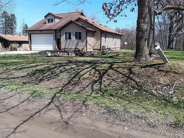15133 Eddy Lake Road, Fenton, MI 48430