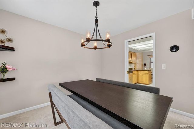 2927 Moon Lake Drive 58, West Bloomfield, MI 48323