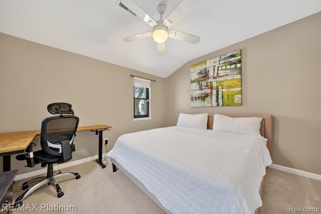 2927 Moon Lake Drive 58, West Bloomfield, MI 48323