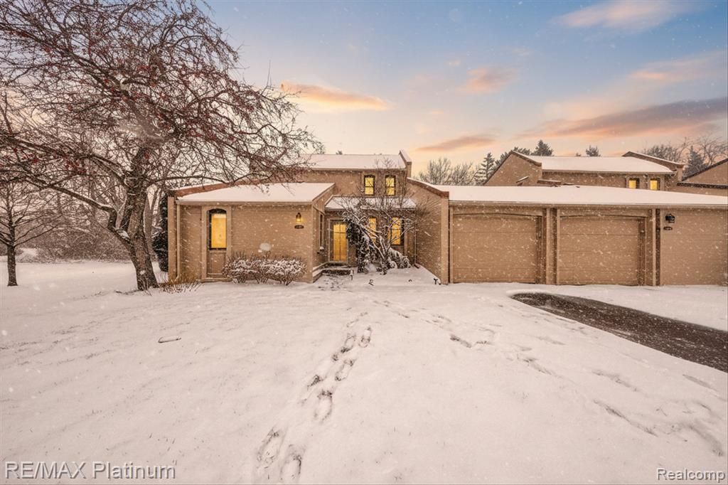 2927 Moon Lake Drive 58, West Bloomfield, MI 48323