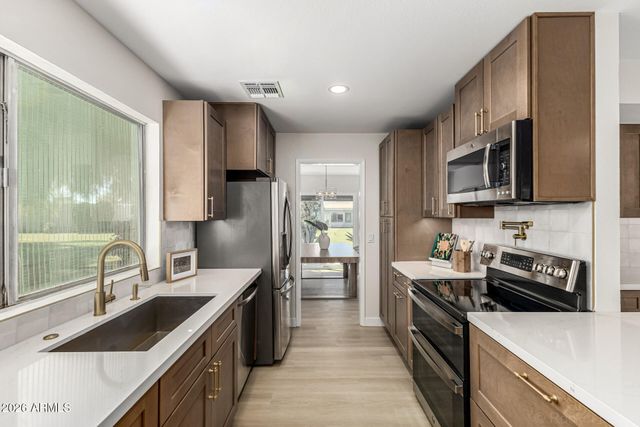 608 S LEISURE WORLD Drive, Mesa, AZ 85206