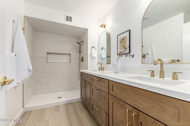 608 S LEISURE WORLD Drive, Mesa, AZ 85206