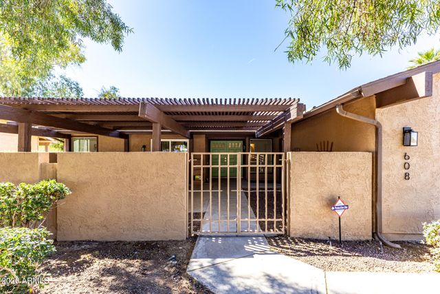 608 S LEISURE WORLD Drive, Mesa, AZ 85206
