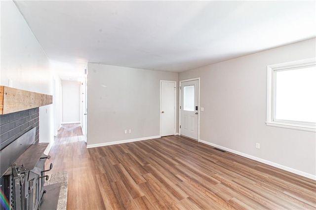 1608 Lee Lane, Pleasant Hill, MO 64080