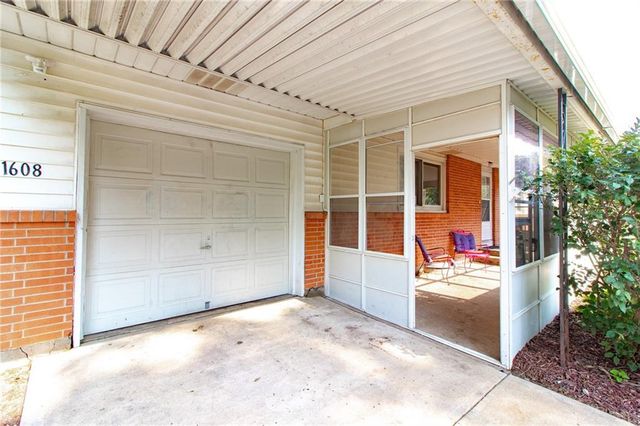 1608 Lee Lane, Pleasant Hill, MO 64080