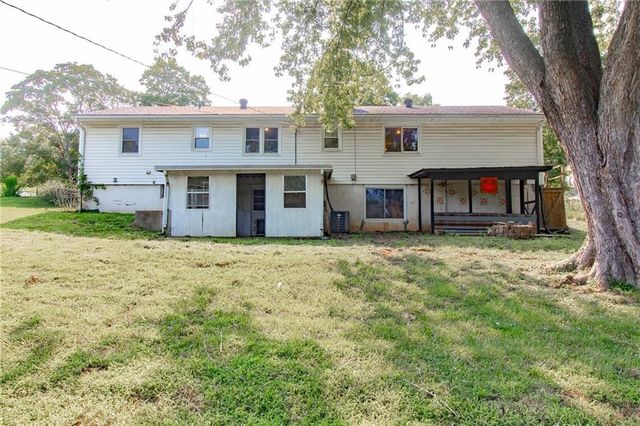 1608 Lee Lane, Pleasant Hill, MO 64080