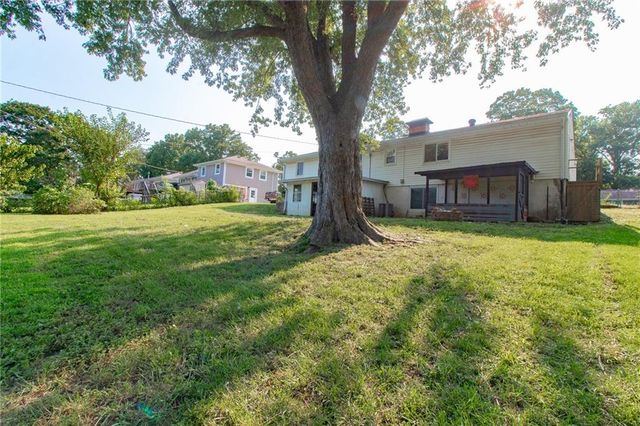 1608 Lee Lane, Pleasant Hill, MO 64080