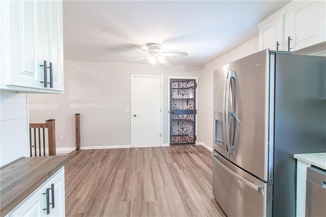 1608 Lee Lane, Pleasant Hill, MO 64080