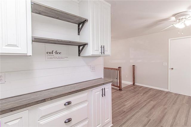 1608 Lee Lane, Pleasant Hill, MO 64080