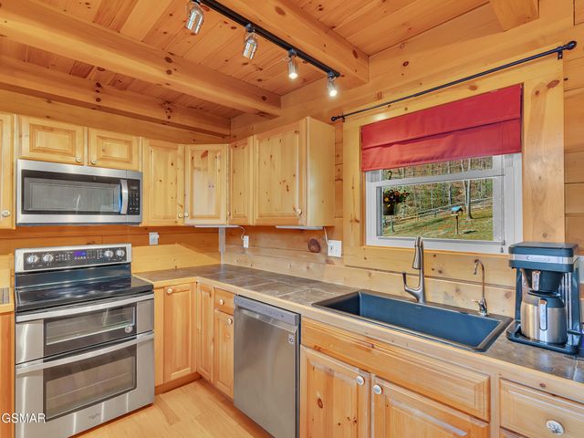 2164 Newt Huff Lane, Sevierville, TN 37862