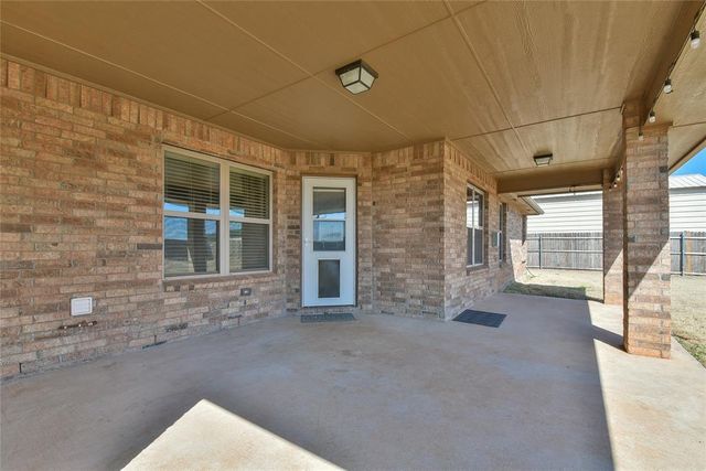 8902 NE Hudson Lane, Piedmont, OK 73078
