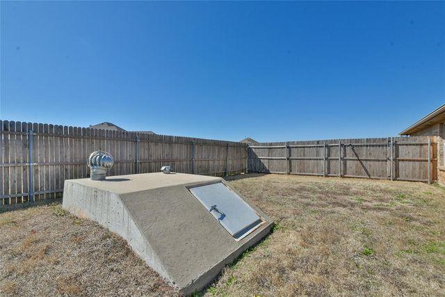 8902 NE Hudson Lane, Piedmont, OK 73078