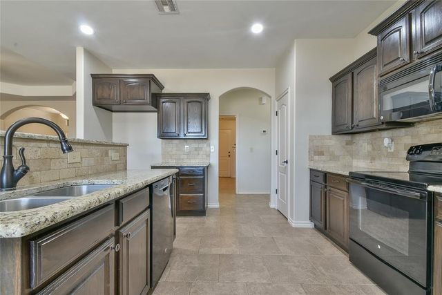 8902 NE Hudson Lane, Piedmont, OK 73078