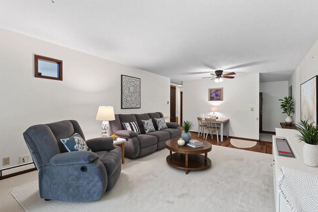 135 Viking Drive E 309, Little Canada, MN 55117