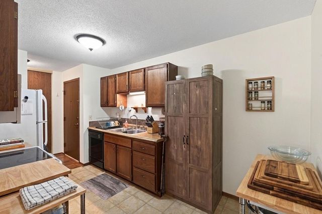 135 Viking Drive E 309, Little Canada, MN 55117