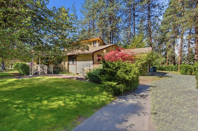 9313 N Ellenwood Ct, Nine Mile Falls, WA 99026