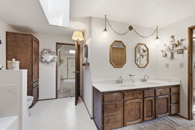 9313 N Ellenwood Ct, Nine Mile Falls, WA 99026