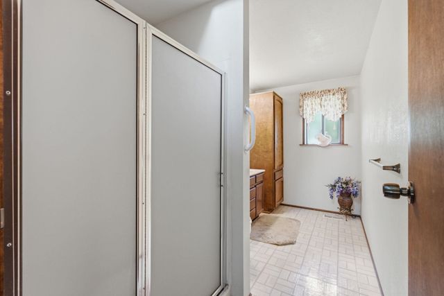 9313 N Ellenwood Ct, Nine Mile Falls, WA 99026