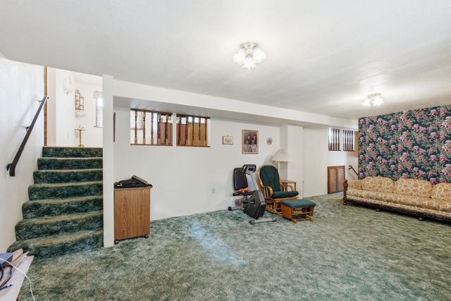 9313 N Ellenwood Ct, Nine Mile Falls, WA 99026