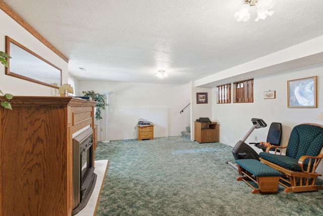 9313 N Ellenwood Ct, Nine Mile Falls, WA 99026