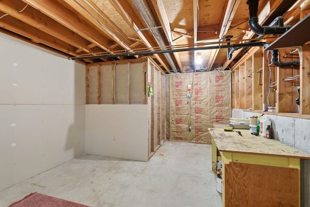 9313 N Ellenwood Ct, Nine Mile Falls, WA 99026