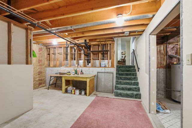 9313 N Ellenwood Ct, Nine Mile Falls, WA 99026