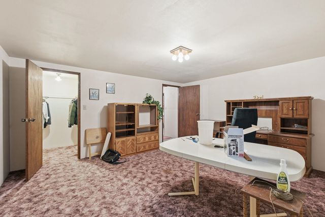 9313 N Ellenwood Ct, Nine Mile Falls, WA 99026