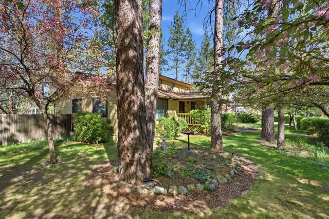 9313 N Ellenwood Ct, Nine Mile Falls, WA 99026