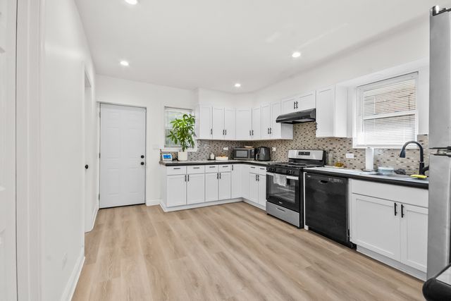 8915 S Racine Avenue, Chicago, IL 60620