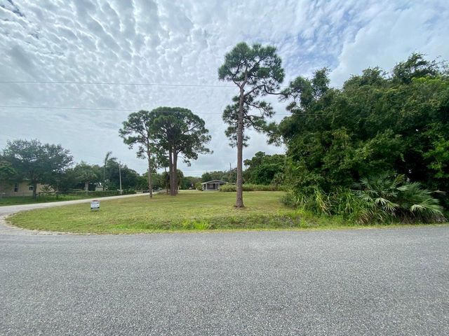 186 Melton Drive, Fort Pierce, FL 34982