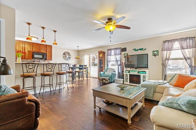 332 Willott Square Drive, St Peters, MO 63376