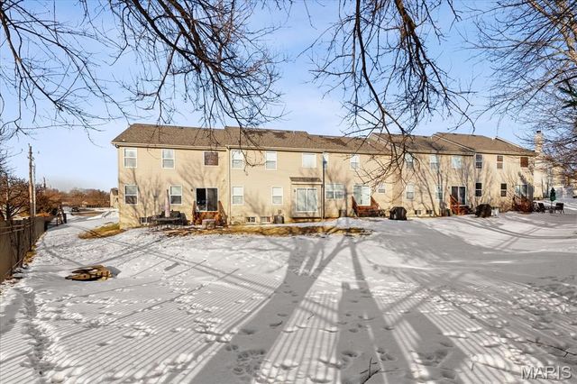 332 Willott Square Drive, St Peters, MO 63376