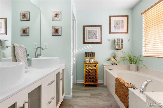 332 Willott Square Drive, St Peters, MO 63376