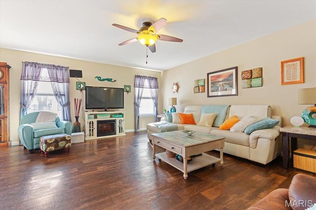 332 Willott Square Drive, St Peters, MO 63376