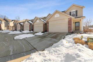 332 Willott Square Drive, St Peters, MO 63376