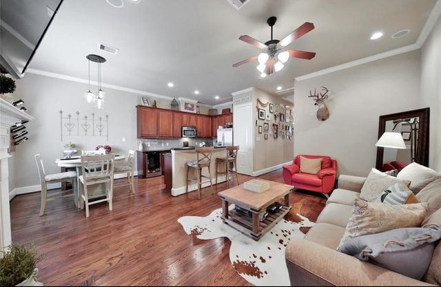 1222 W 17th Street C, Houston, TX 77008