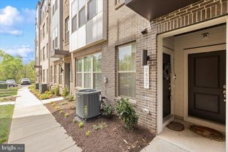 2437 SILVER LINE ALY #69A, Herndon, VA 20171