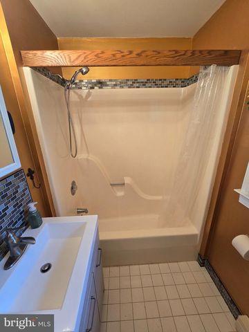 6231 WASHINGTON LN, Bensalem, PA 19020